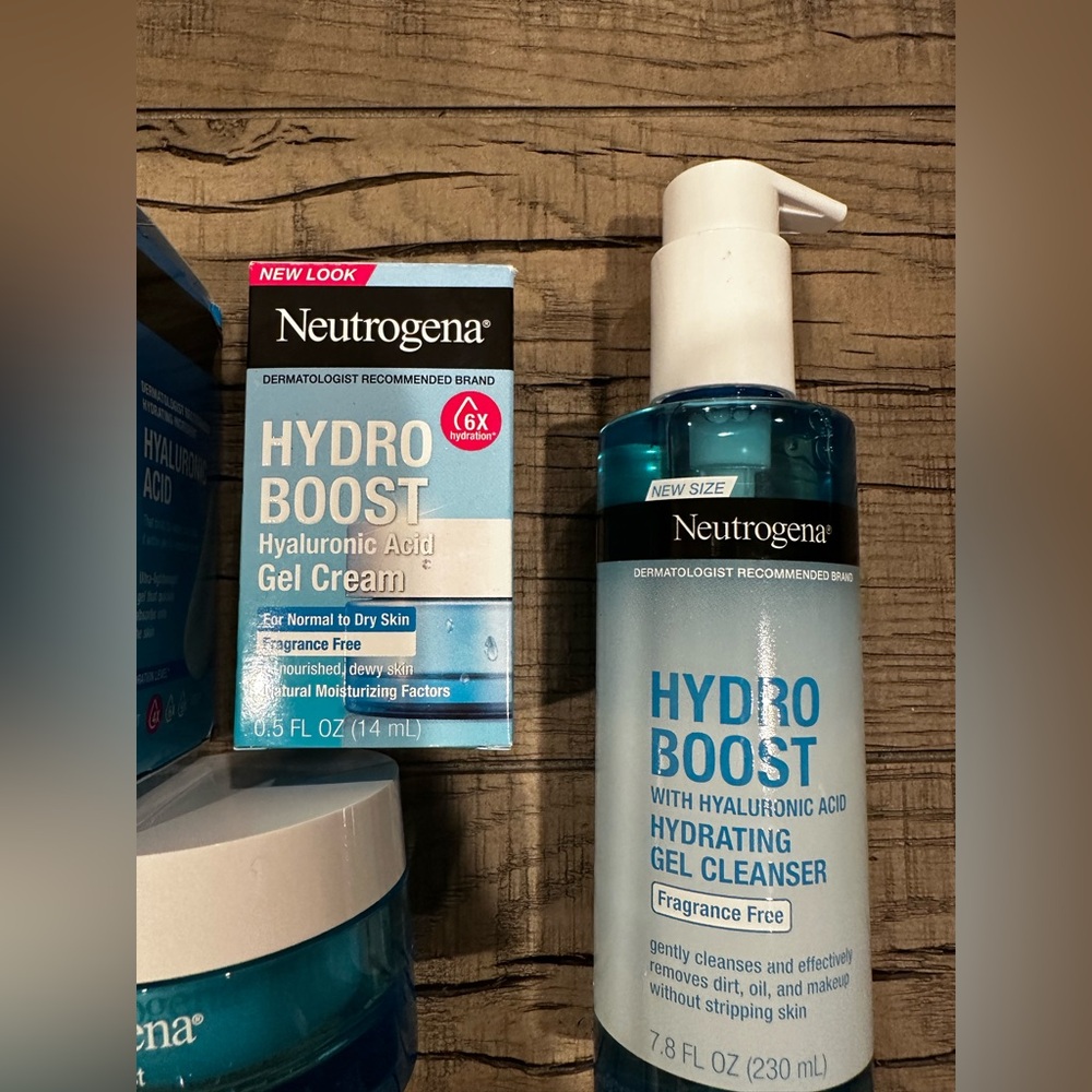 Neutrogena Hydro Boost Water set of 4 Collection - Picture 4 of 6